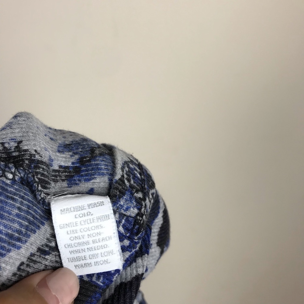 Relaxed blue pattern top - Picture 8 of 8